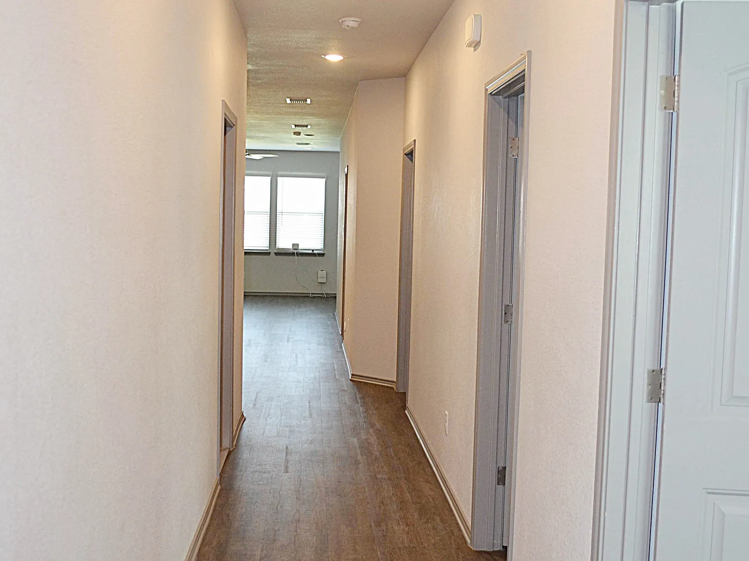 3 bed, 1411 sqft, $1,450 — Photo 2