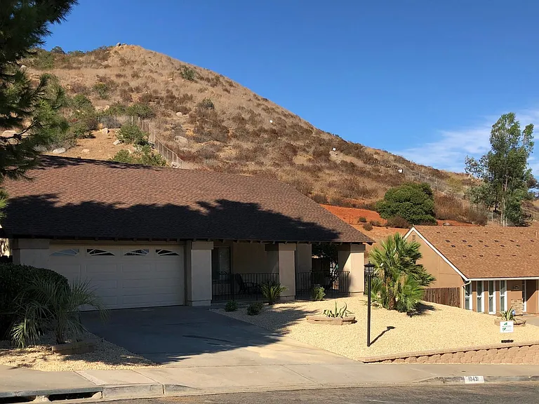 10431 Santana St — Photo 3