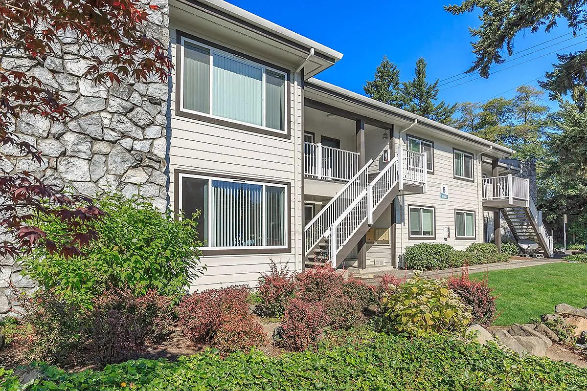 Arbor Heights — Photo 2