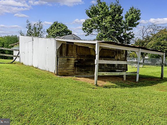 4th image of 1920 Appaloosa Way
