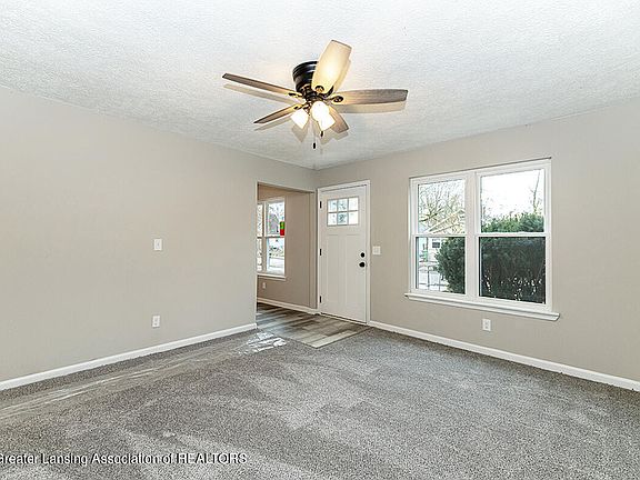 4th image of 1324 Knollwood Ave
