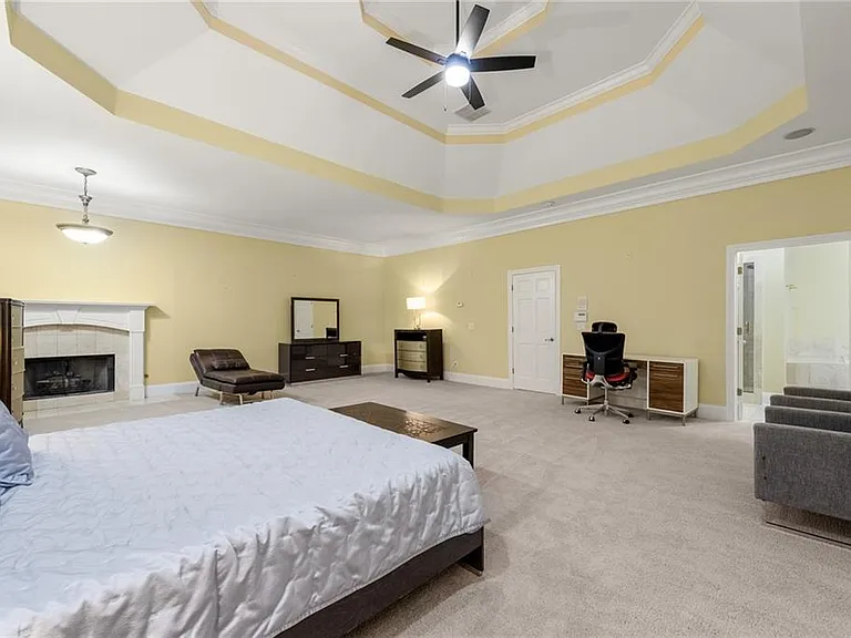 680 W Paces Ferry Rd NW — Photo 26