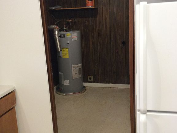 5th image of 1108 W Clay Ave #4