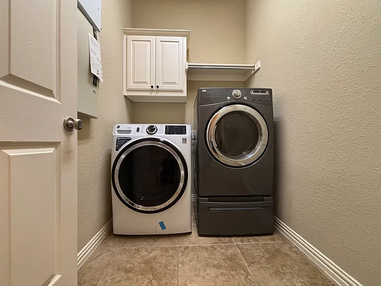 7812 Edgeglen Trl — Photo 12