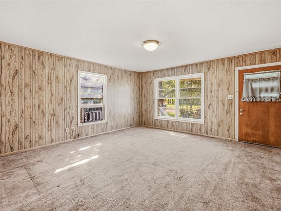 4th image of 431 W Collins St