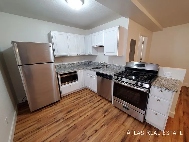 105 W Union Ave — Photo 3