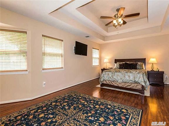 2nd image of 8 Blueberry Ridge Dr