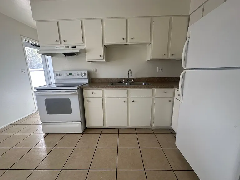 311 S Murray Blvd — Photo 9