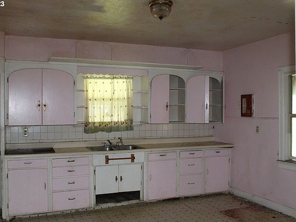 3rd image of 3065 Joanne Dr