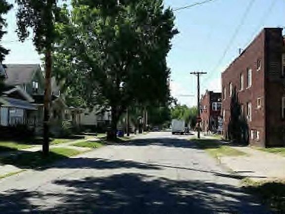 5th image of 3637 E 103rd St