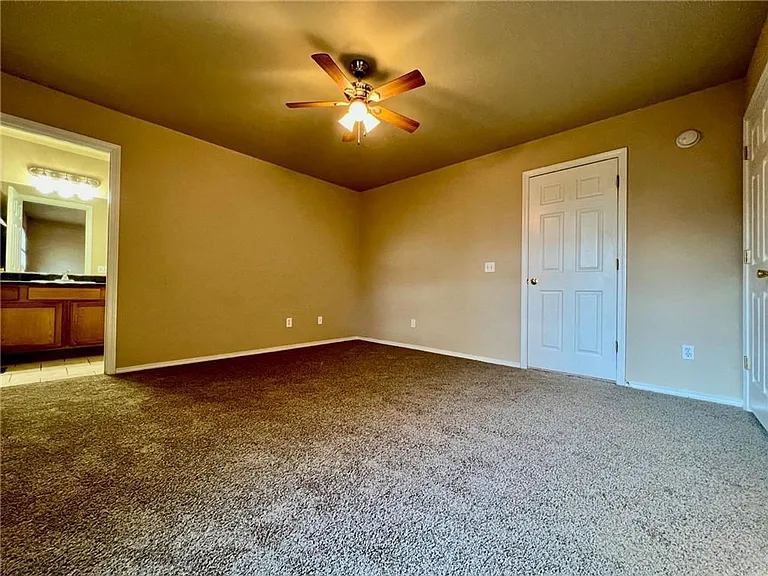 2149-2155 Skyler Dr — Photo 10