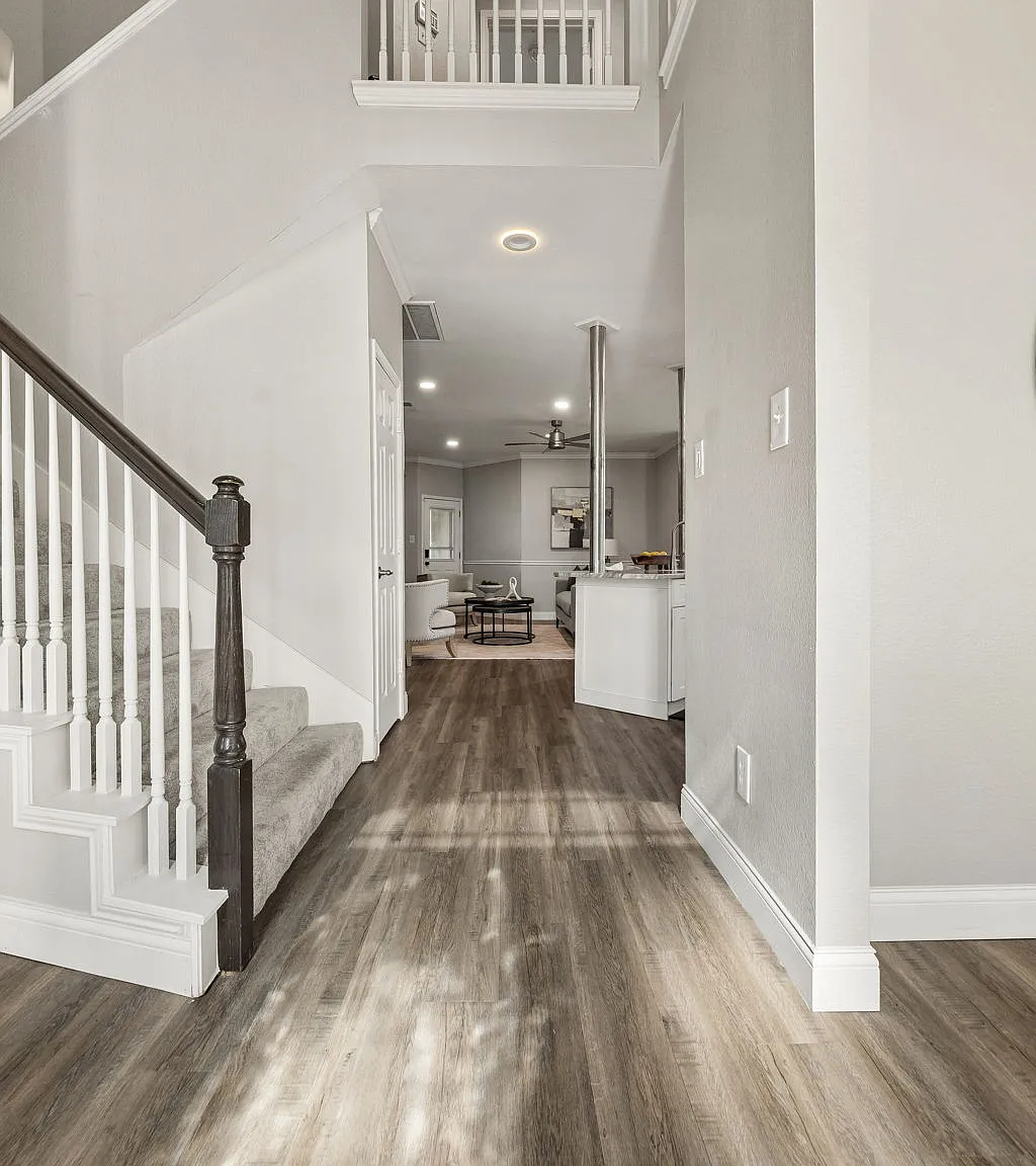 3 bed, 2.5 bath, 2445 sqft, $2,800 — Photo 3