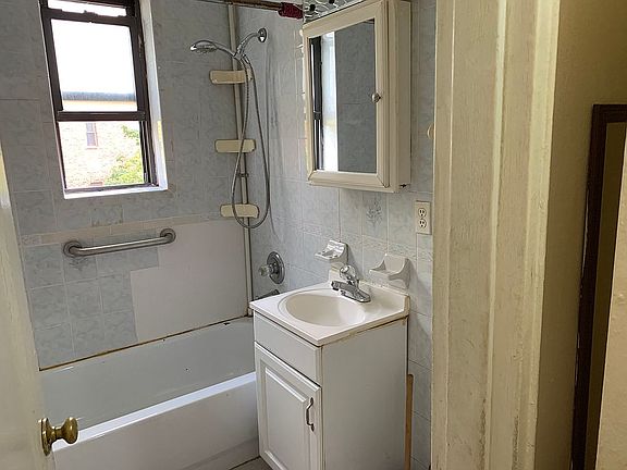 5th image of 65-40 108th St APT 4D