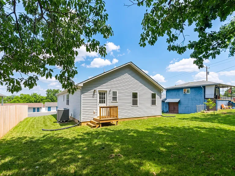562 N Bayard Ave — Photo 33