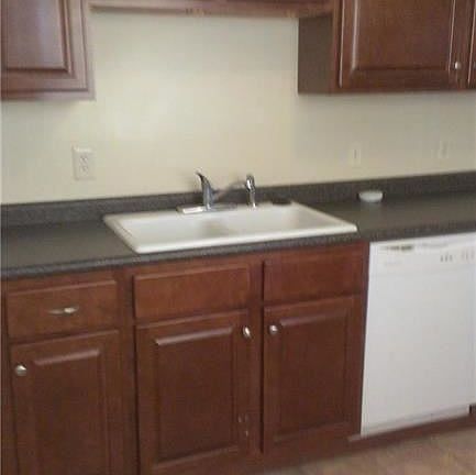 3rd image of 121 N Oakley Ave