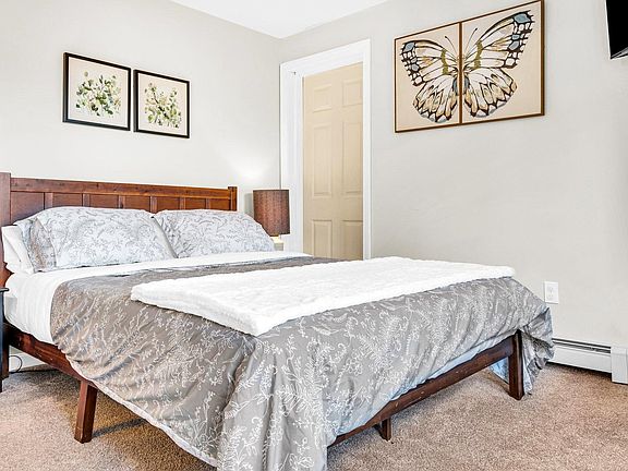 5th image of 4 Arbor View Ln