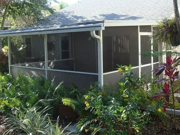 Screen Porch on back