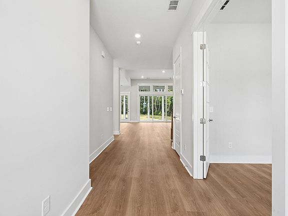 4th image of 1192 Reserve Ln
