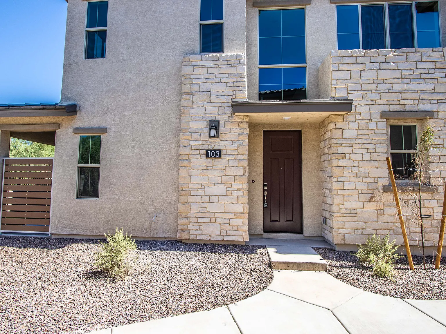 Gated Community 4 beds 3 baths Layton Lakes Area — Photo 3