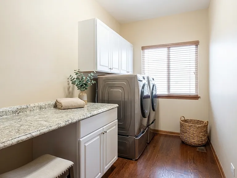 14615 Colonial Pkwy — Photo 19