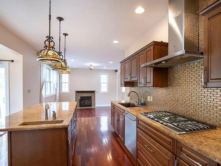 120 Meadowview Dr — Photo 11