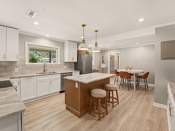 2nd image of 7747 Ovaldale Dr