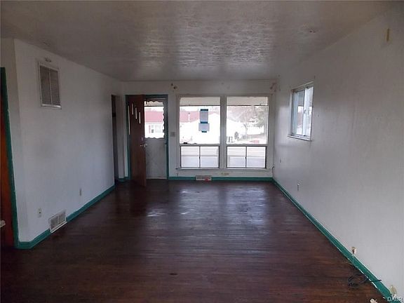 3rd image of 2144 Keenan Ave