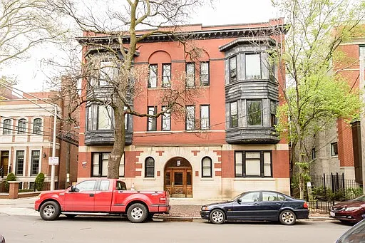 1008 W Altgeld St #1 — Photo 9