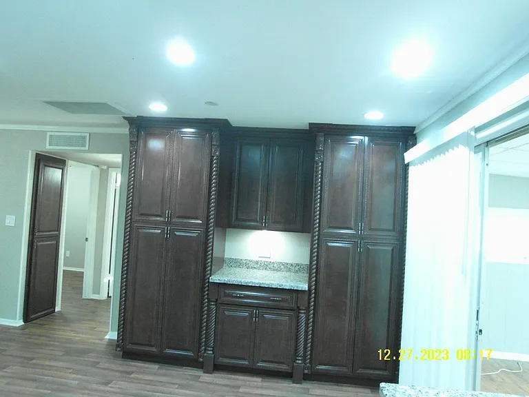 905 W Saint John Rd — Photo 9