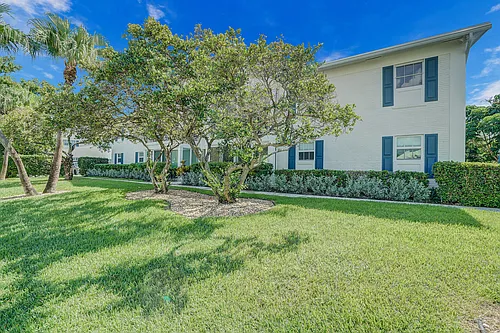 315 Venetian Dr #8 Photo 1