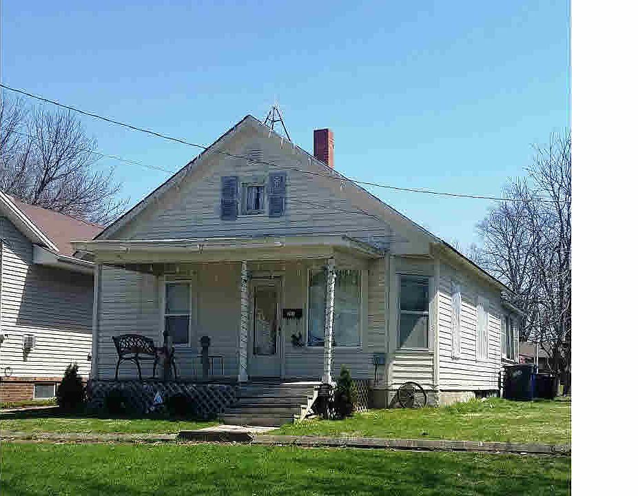 2nd image of 207 N C St