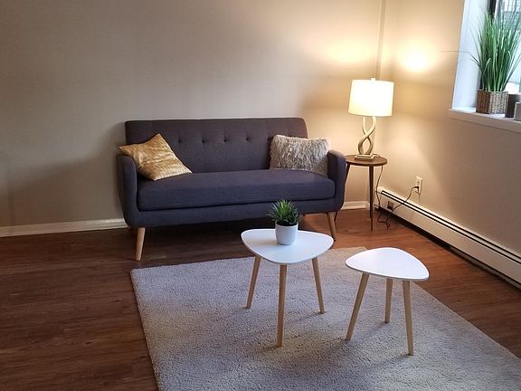 3rd image of 25 Linden Ave #3