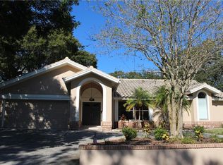 523 Walker Rd, Safety Harbor, FL 34695