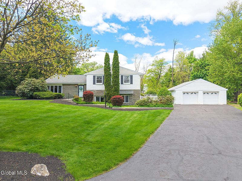 2nd image of 23 Fernwood Drive