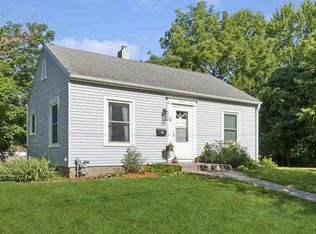 821 S Lucas St, Iowa City, IA 52240