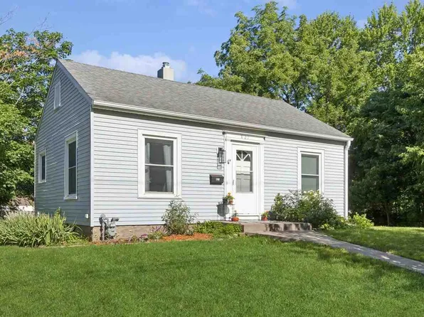 821 S Lucas St, Iowa City, IA 52240