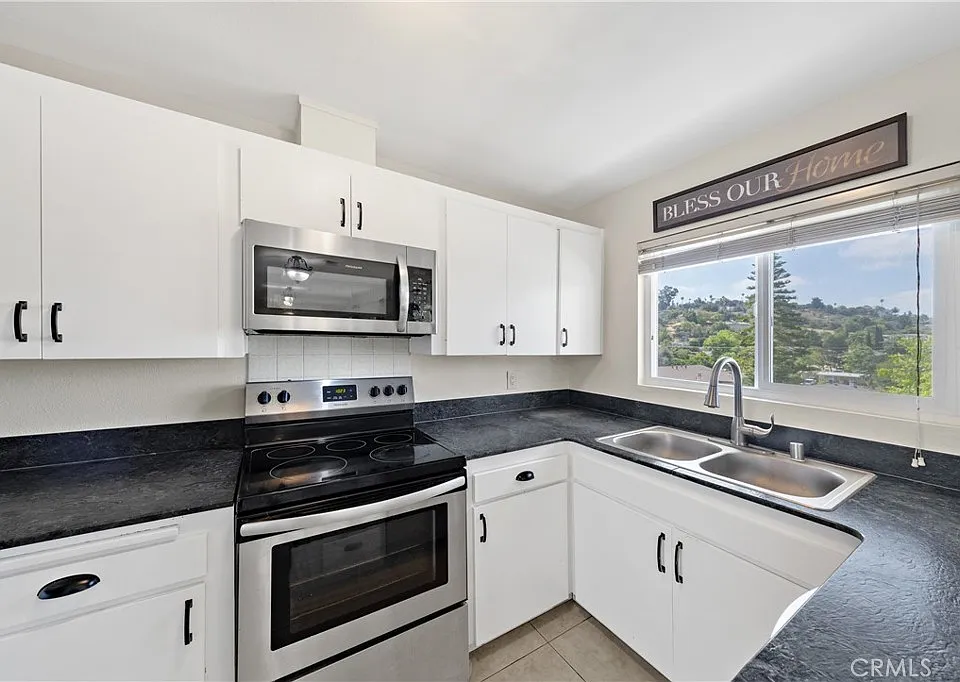 806 E 4th Ave #9