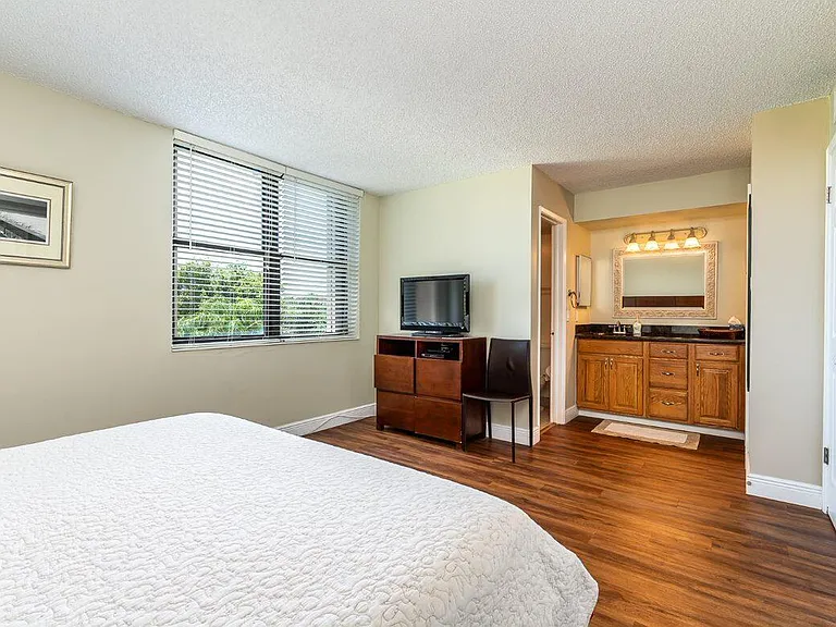 2255 Lindell Blvd #4404 — Photo 12