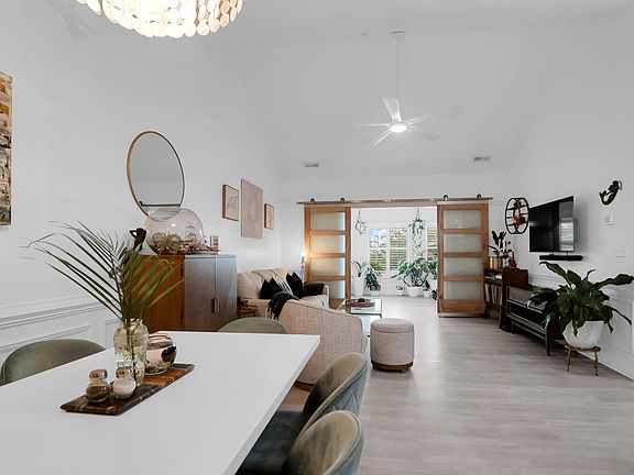 3rd image of 1984 Folly Rd APT B308