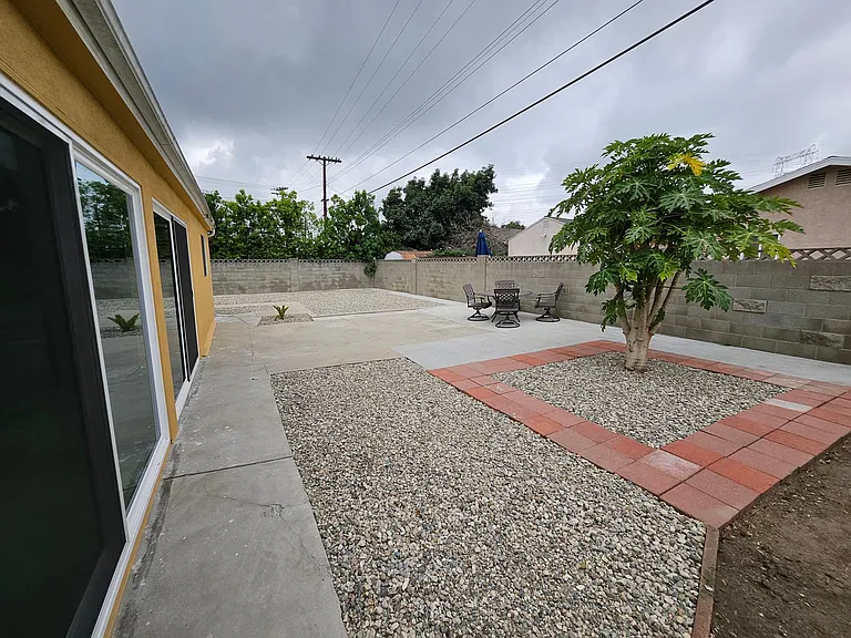 1417 N Evergreen St — Photo 24