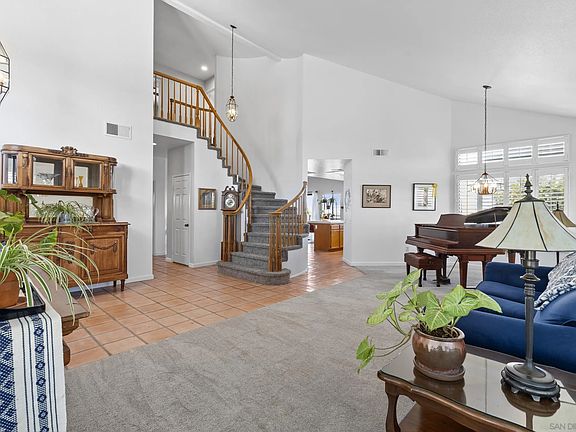 5th image of 2099 White Birch Dr
