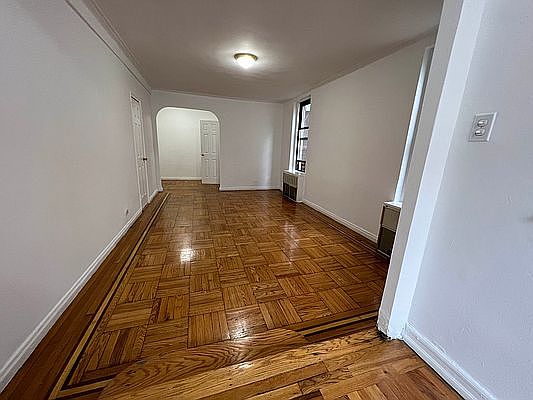 5th image of 1175 Morris Ave #1G