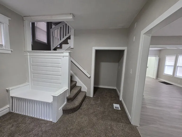 3417 Wabash Ave — Photo 2