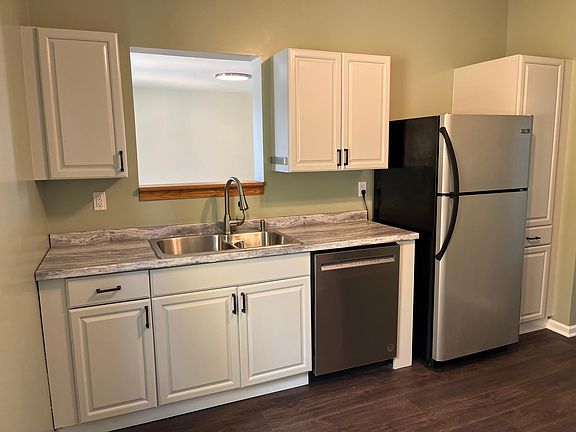 2nd image of 119 Claremont Ave #2R