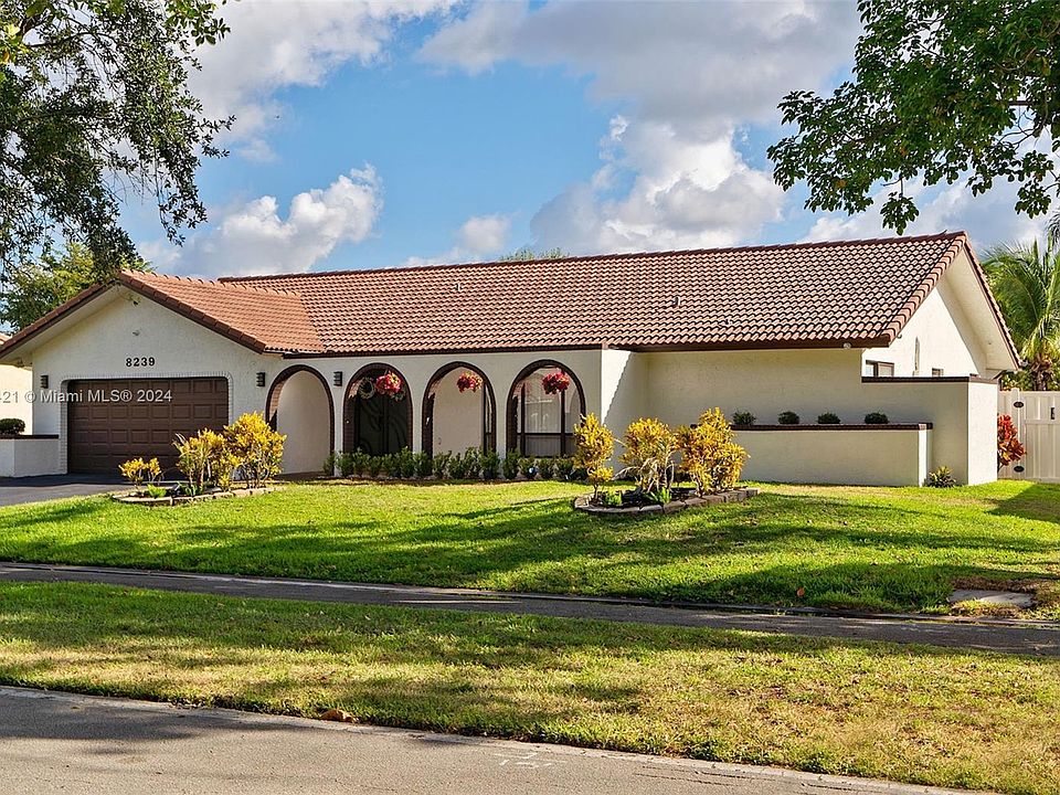 1st image of 8239 Shadow Wood Blvd
