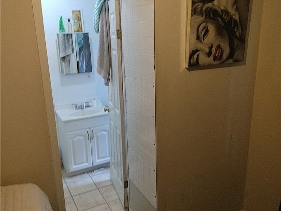 5th image of 2604 W Hoover Ave