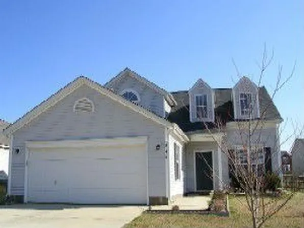 8735 Purple Thistle Ln, Charlotte, NC 28215