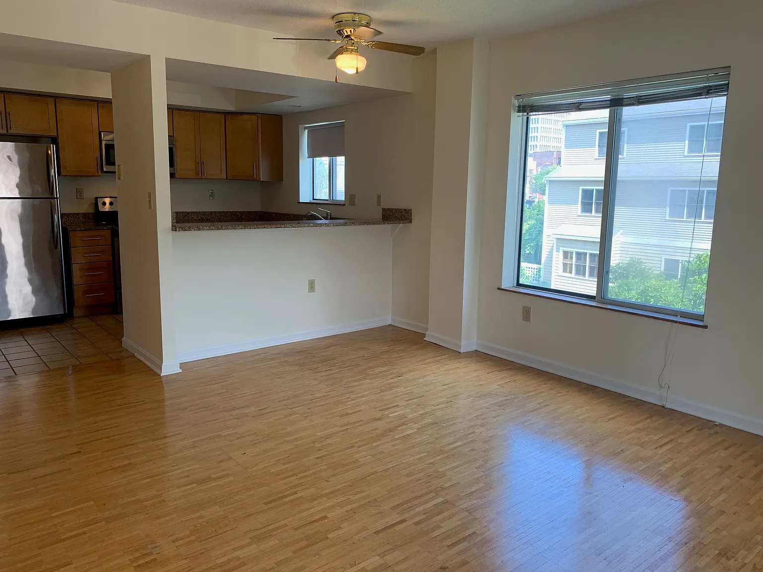 348 Franklin St — Photo 3