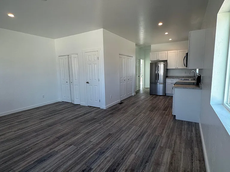 1115 E Carpenter St — Photo 18