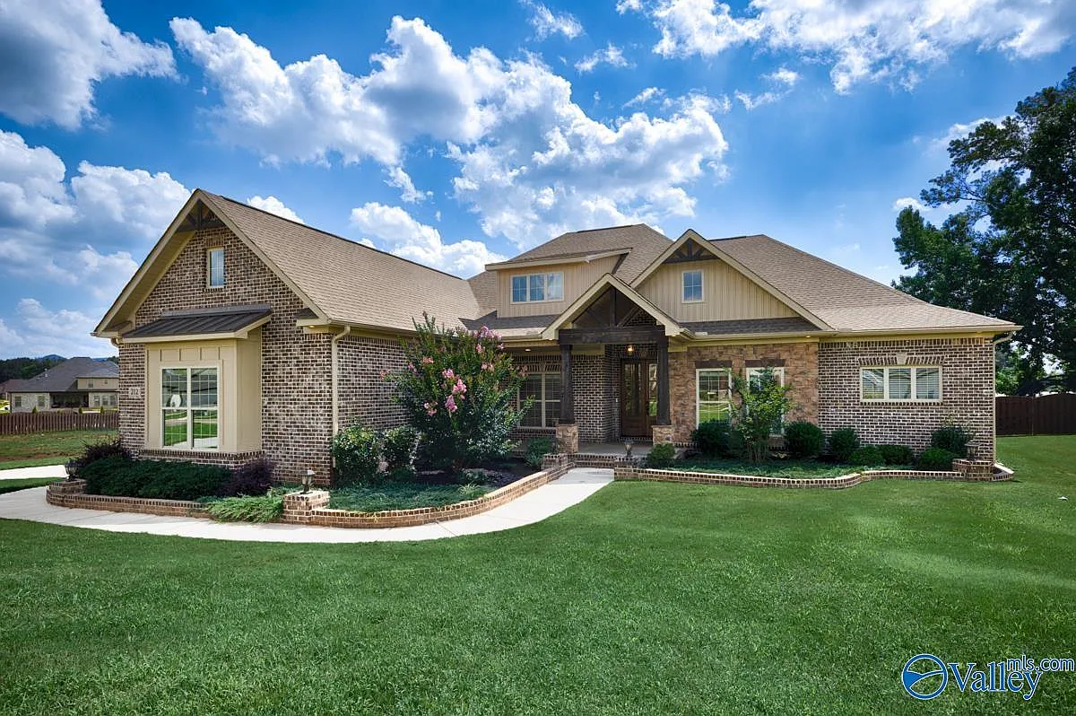 3 bed, 3.5 bath, 3209 sqft, $3,600 — Photo 1